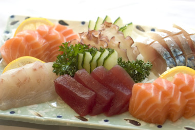 日本食品、 生魚、 金槍魚、 三文魚、 細(xì)節(jié)，板上