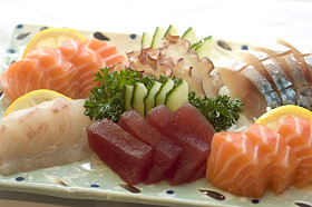 日本食品、 生鱼、 金枪鱼、 三文鱼、 细节，板上