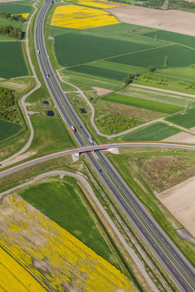 高速公路的空中景观图片