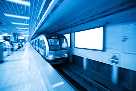 地铁站和空白广告