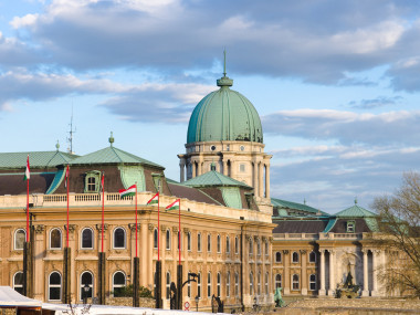 布達(dá)佩斯、 布達(dá)城堡區(qū)或皇家宮殿