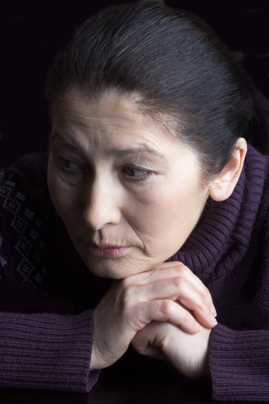 悲哀的老婦圖片