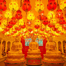 神像在极乐寺