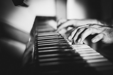 彈鋼琴的手
