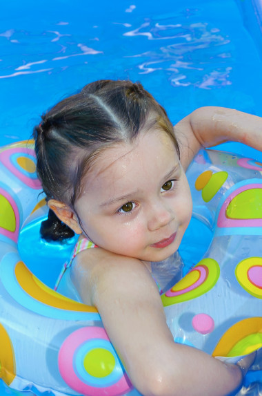 教学可爱的小女孩图片