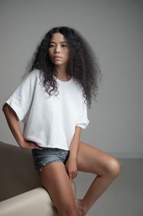 漂亮苗条的女人图片