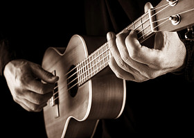 玩夏威夷四弦琴，乌贼墨图像