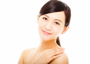 美丽的年轻女子脸特写