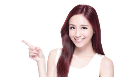 美麗女人帶迷人的微笑