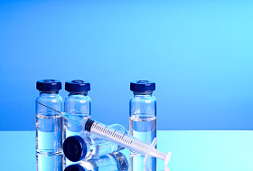 医学小瓶和注射器
