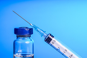 医学小瓶和注射器图片
