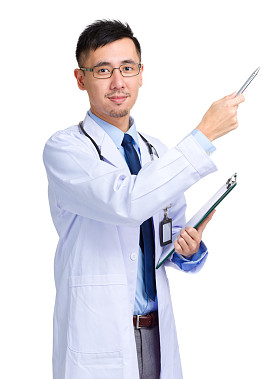 亚洲年轻英俊的医生图片