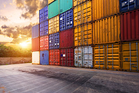 堆栈的容器与空路在前面