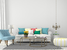 客厅与多彩的枕头