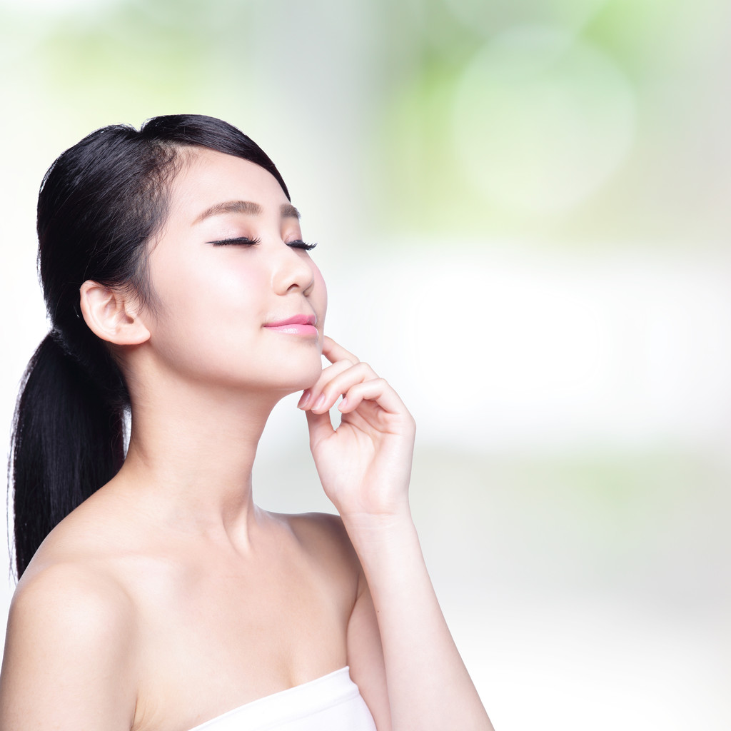 美丽的皮肤护理的女人的脸图片