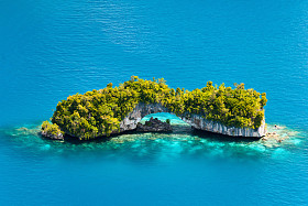 上面的帕劳群岛图片