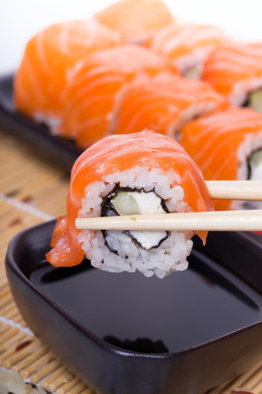 三文魚壽司卷圖片