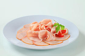 精致的切片鸡胸肉