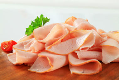 切得薄薄的鸡胸肉