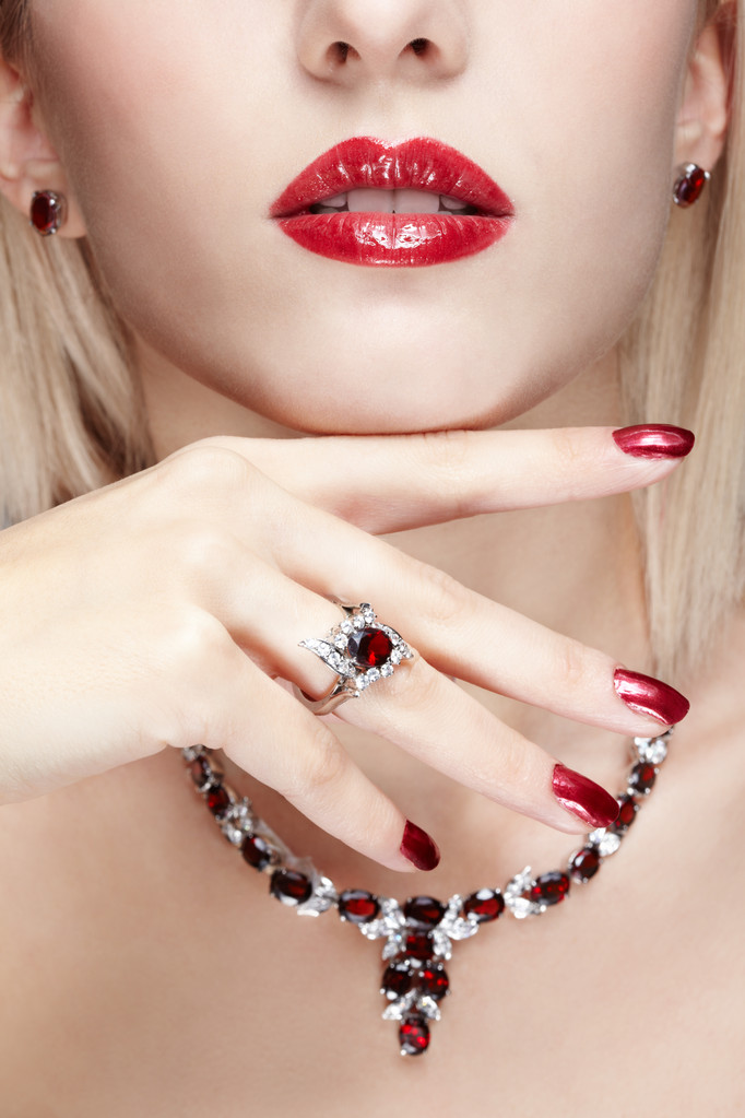 与健康皮肤的女人 与健康皮肤的女人