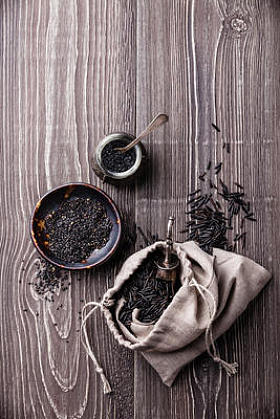 黑色食品原料成分照片