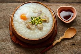 鸡蛋和肝粥