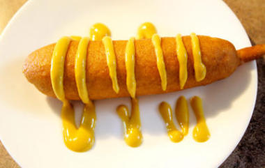 玉米熱狗與芥末