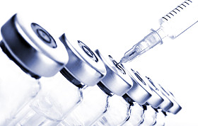 小瓶和注射器照片