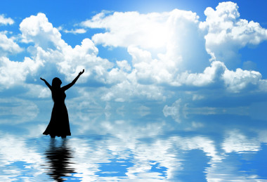 一名女子，解除她的手圖片