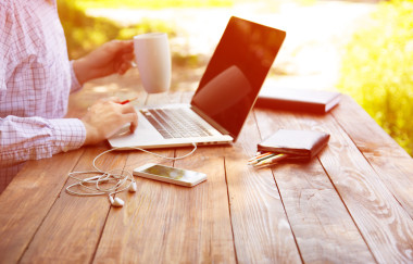 在办公室外工作的概念水平