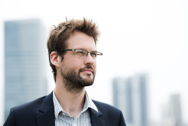 眼鏡大胡子的商人