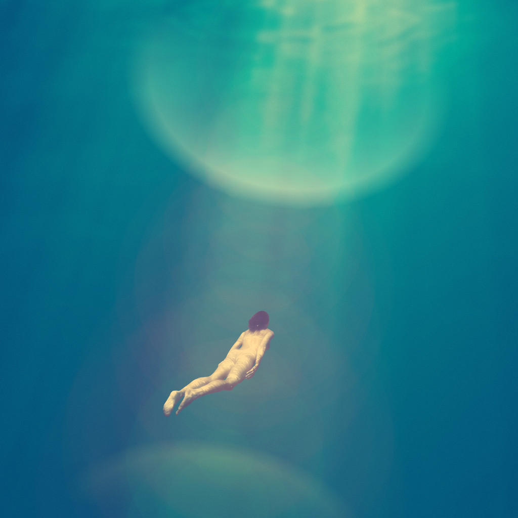 幻想裸女潜水员