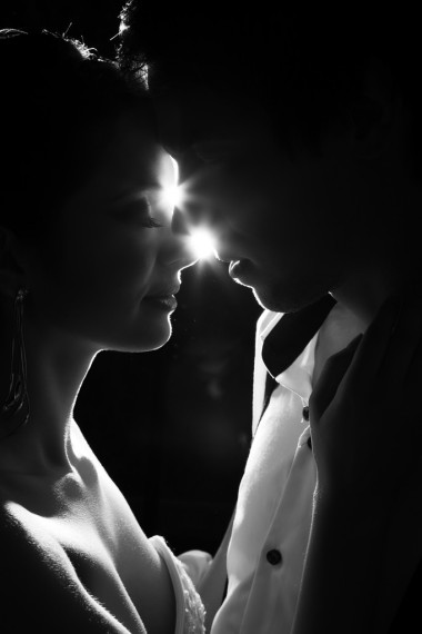 結(jié)婚的新郎和新娘跳舞圖片