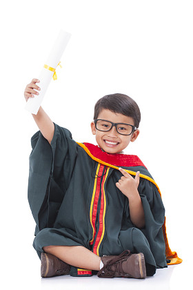 快乐的男孩，在毕业服