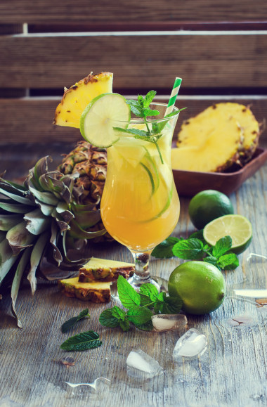 刷新與石灰、 薄荷松蘋果雞尾酒喝冷