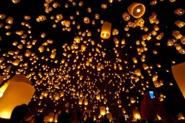 浮動(dòng)燈籠圖片