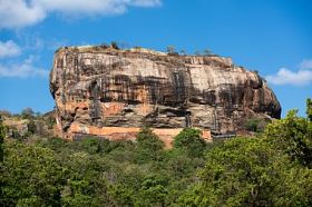 锡吉里耶狮子岩堡垒