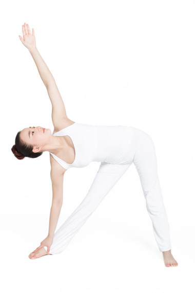 在练习瑜伽的运动型女人