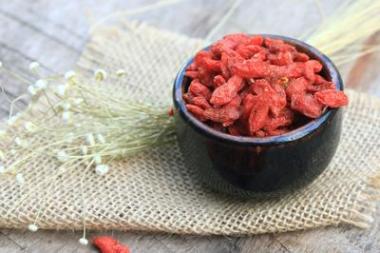 紅色干的枸杞漿果圖片