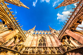 意大利著名的米兰大教堂的屋顶