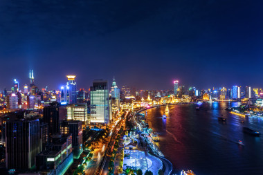 照亮天際線和城市景