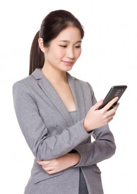 在商务套装的年轻亚洲女商人图片 在商务套装的年轻亚洲女商人图片