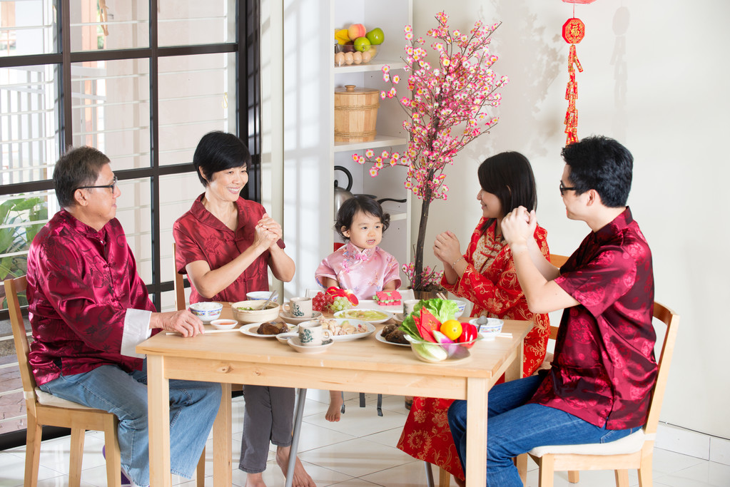 中国农历新年晚宴-家庭图片