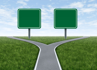 兩個選項(xiàng)具有空白道路標(biāo)志圖片