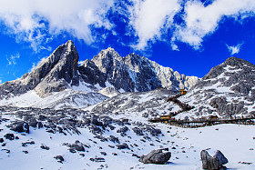 玉龙雪山风光图片