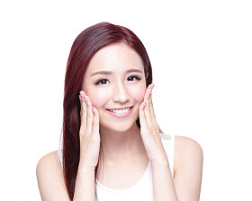 美丽女人带迷人的微笑图片