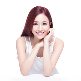 美丽女人带迷人的微笑图片