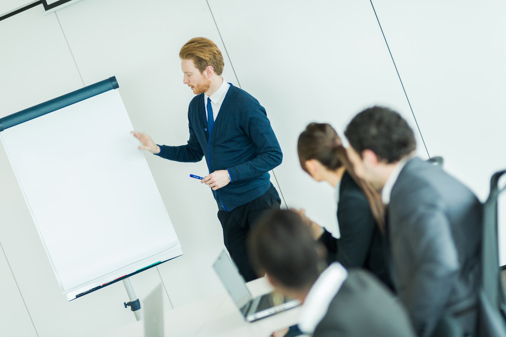 学习新技术的商人 学习新技术的商人