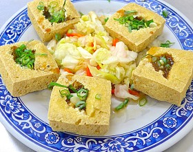 油炸臭豆腐的特写