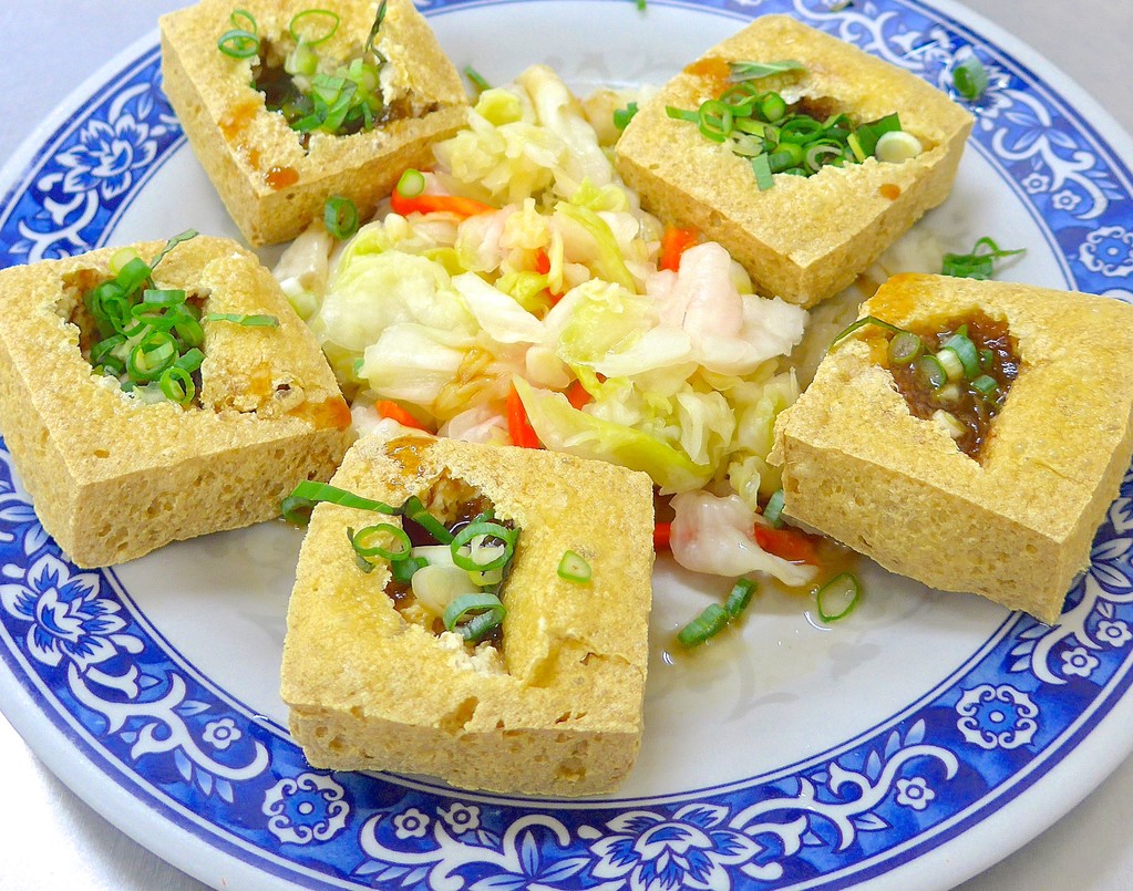 油炸臭豆腐的特写